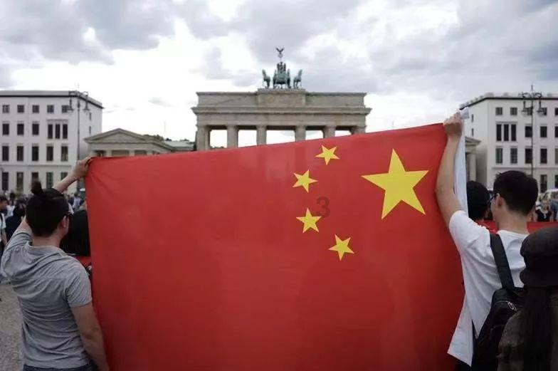 裁判偏哨,辽宁力克广东!杜锋赛后发言阴阳怪气,乌戈点评有底气